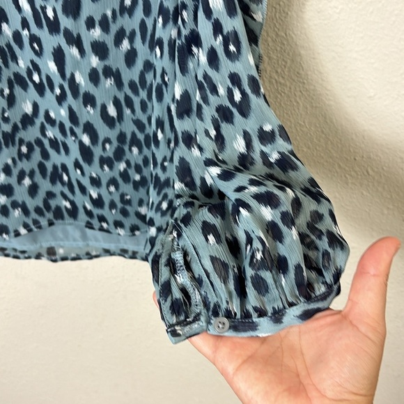 Loft Petite Leopard Print Ruffle Sleeve Blouse size MP - Picture 7 of 12